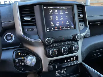 RAM 1500 Laramie 5,7L 4x4 AHK LPG LED eTorque