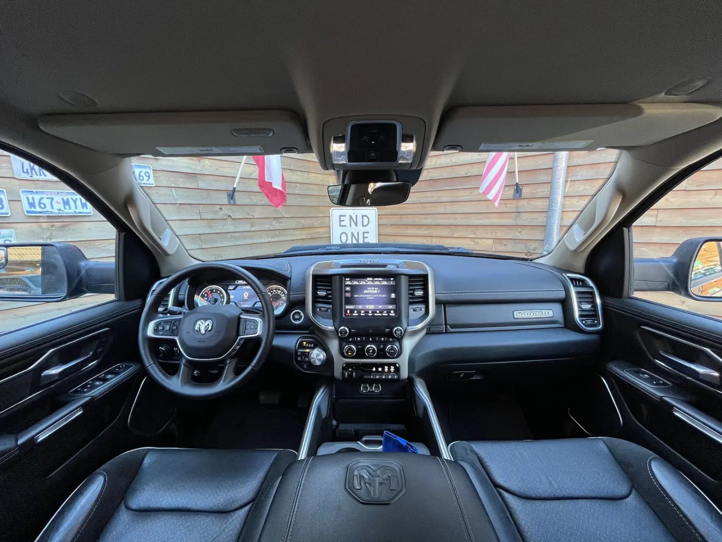 RAM 1500 Laramie 5,7L 4x4 AHK LPG LED eTorque
