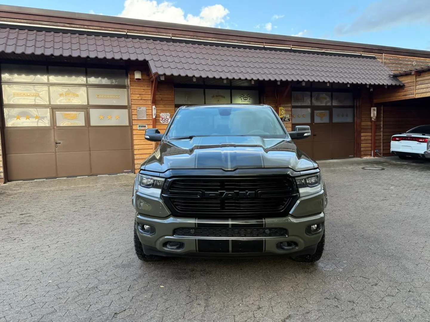 V8*OFFROAD*LIFT*ALCANTARA*4X4*NAVI*AHK*GARANTIE