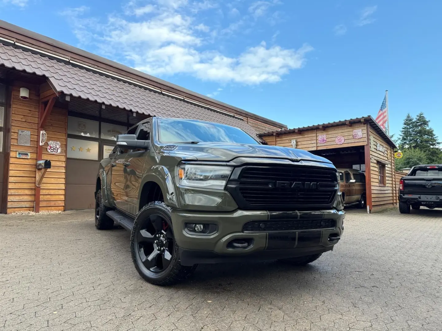 V8*OFFROAD*LIFT*ALCANTARA*4X4*NAVI*AHK*GARANTIE