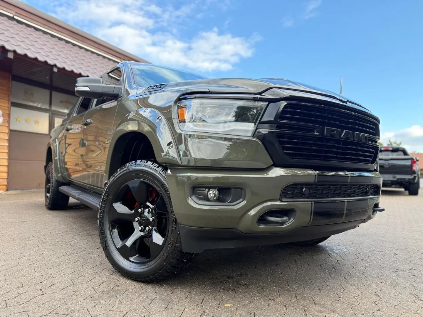 V8*OFFROAD*LIFT*ALCANTARA*4X4*NAVI*AHK*GARANTIE