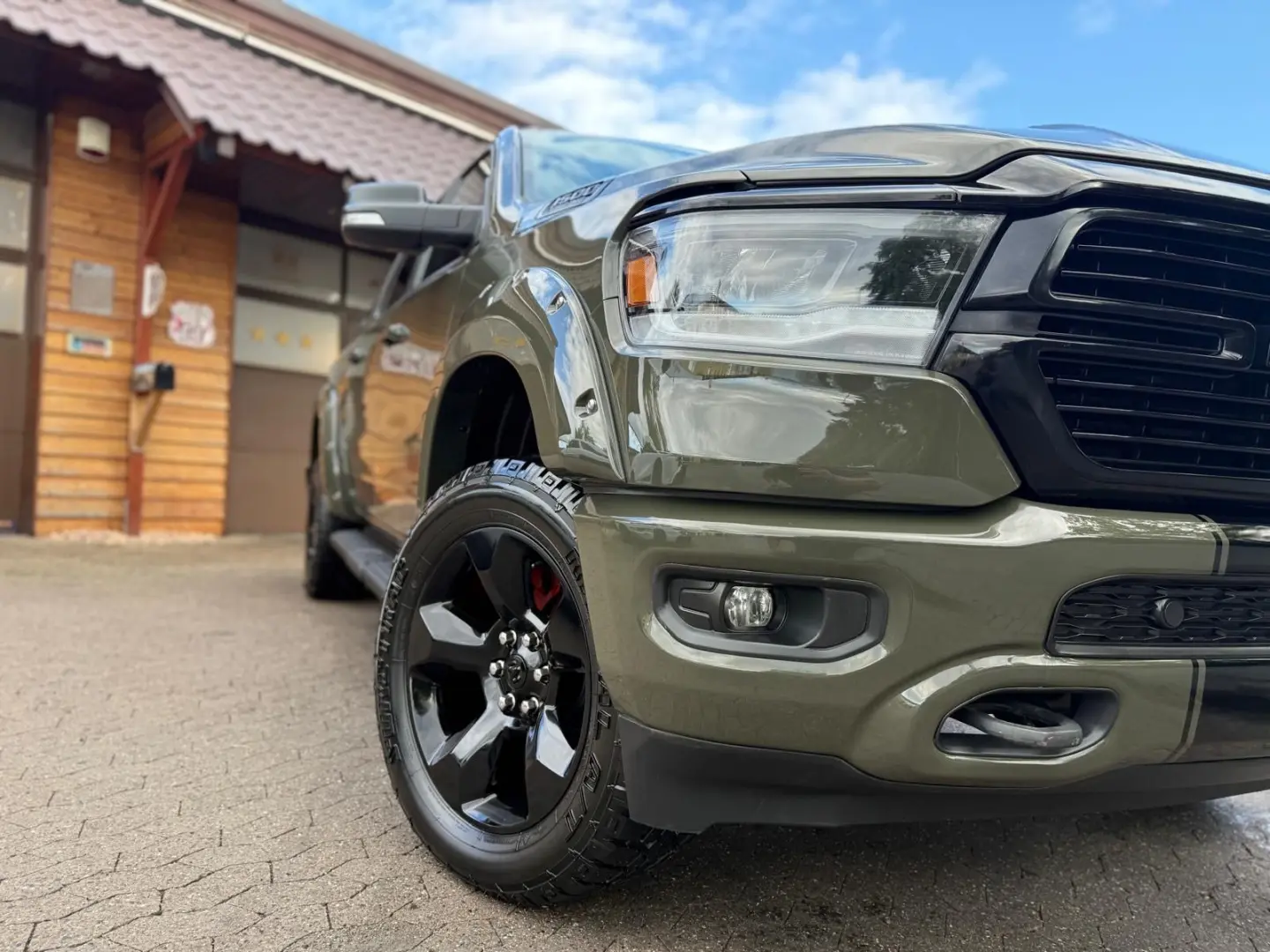 V8*OFFROAD*LIFT*ALCANTARA*4X4*NAVI*AHK*GARANTIE