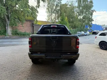 V8*OFFROAD*LIFT*ALCANTARA*4X4*NAVI*AHK*GARANTIE