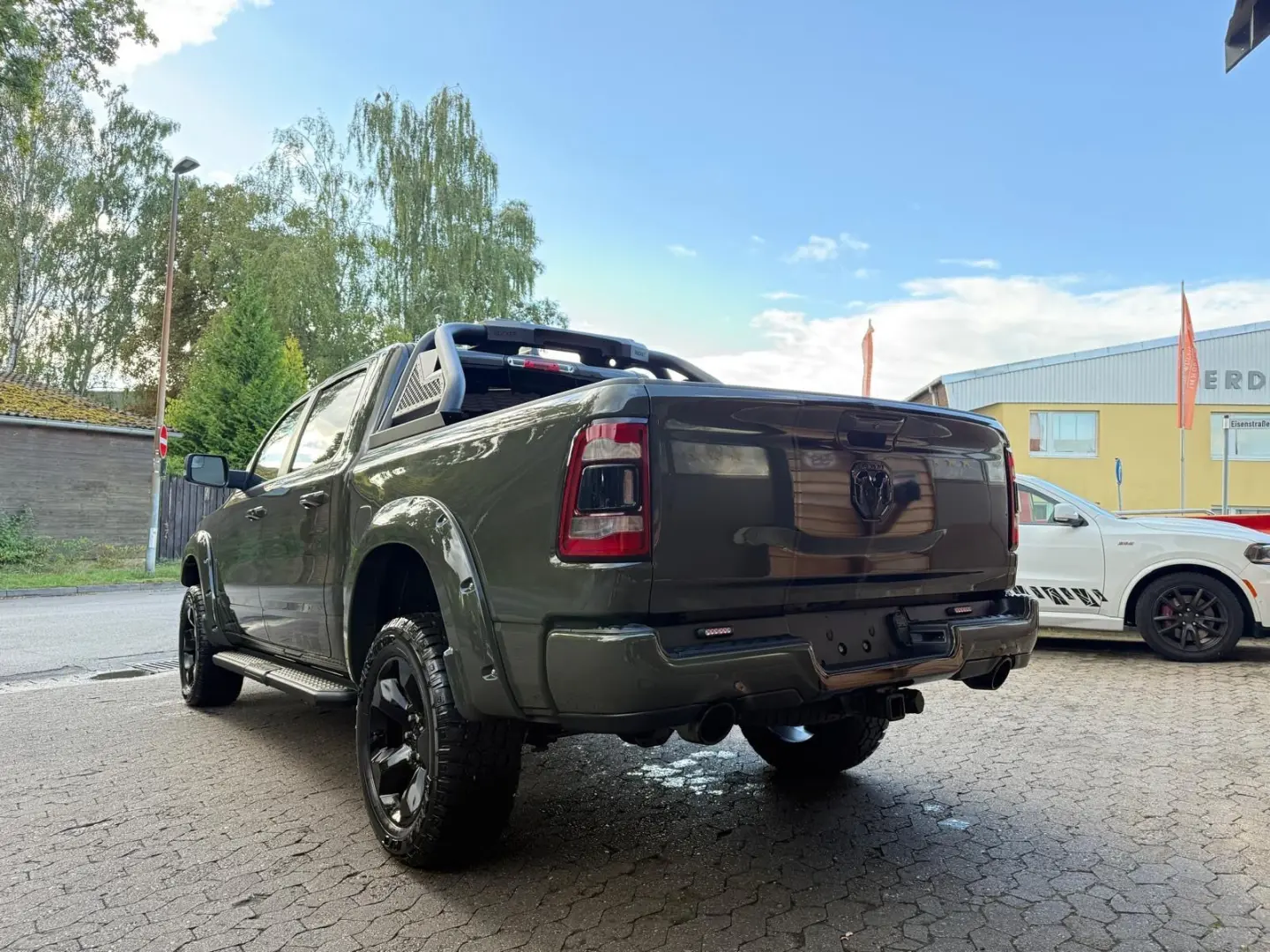 V8*OFFROAD*LIFT*ALCANTARA*4X4*NAVI*AHK*GARANTIE