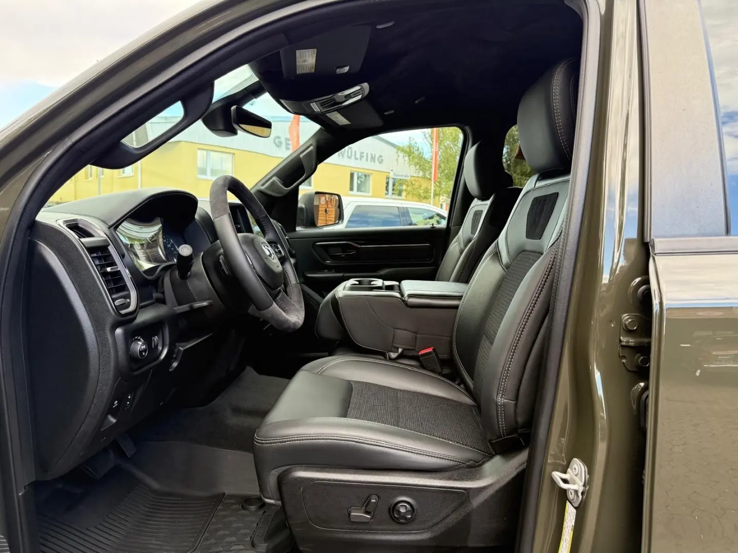 V8*OFFROAD*LIFT*ALCANTARA*4X4*NAVI*AHK*GARANTIE