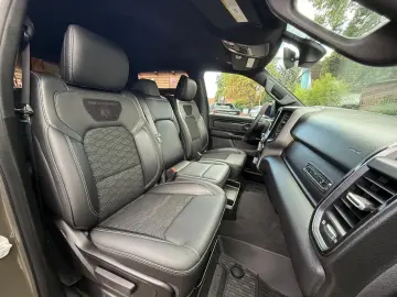 V8*OFFROAD*LIFT*ALCANTARA*4X4*NAVI*AHK*GARANTIE