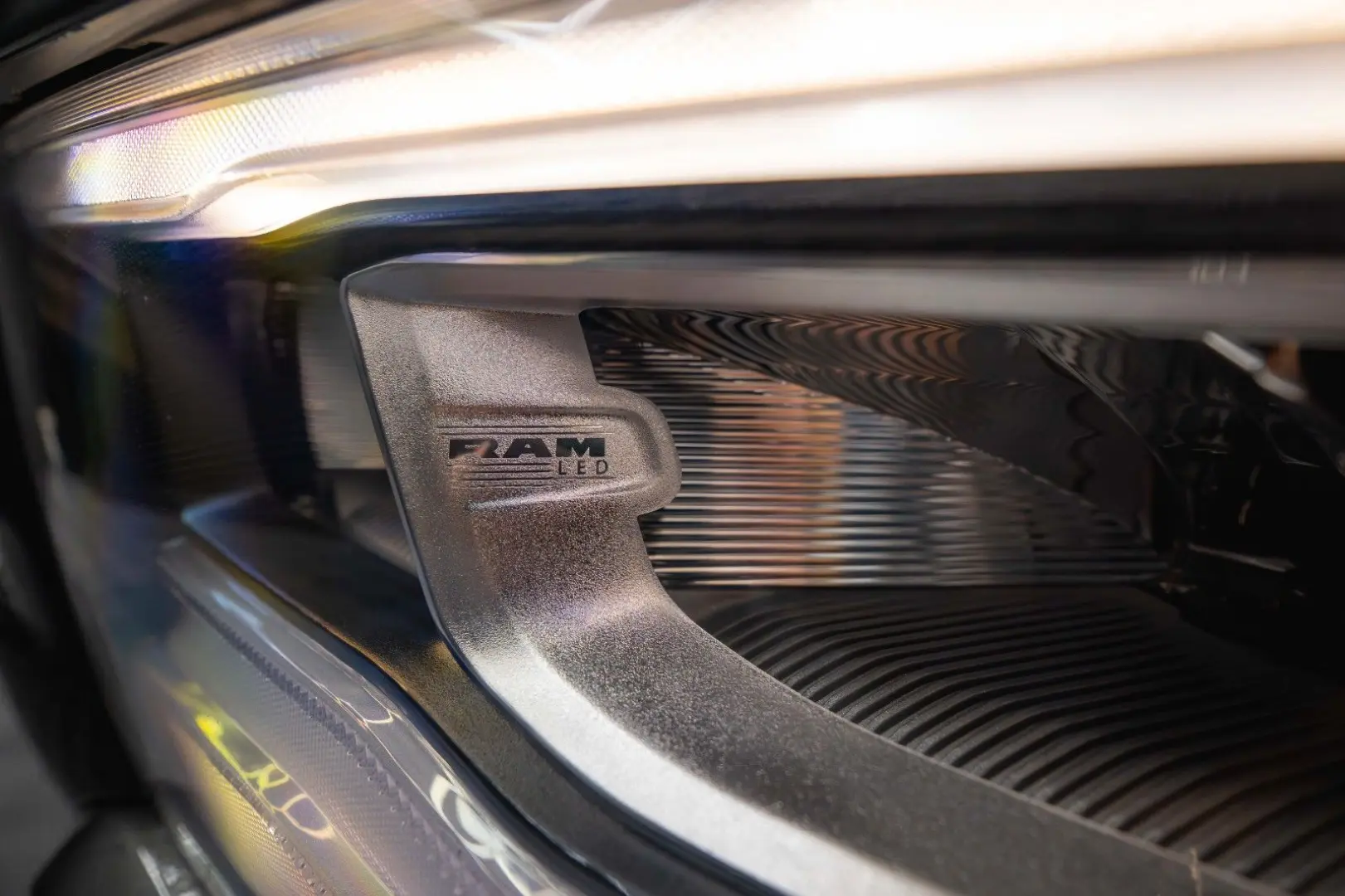 RAM 5.7 V8 HEMI 4x4 OFFROAD Night-Paket *LED*19%