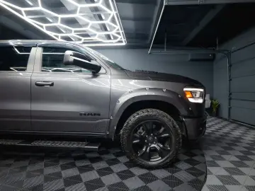 RAM 5.7 V8 HEMI 4x4 OFFROAD Night-Paket *LED*19%