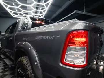 RAM 5.7 V8 HEMI 4x4 OFFROAD Night-Paket *LED*19%