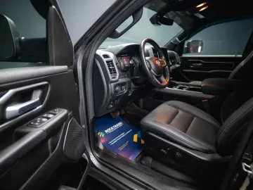 RAM 5.7 V8 HEMI 4x4 OFFROAD Night-Paket *LED*19%