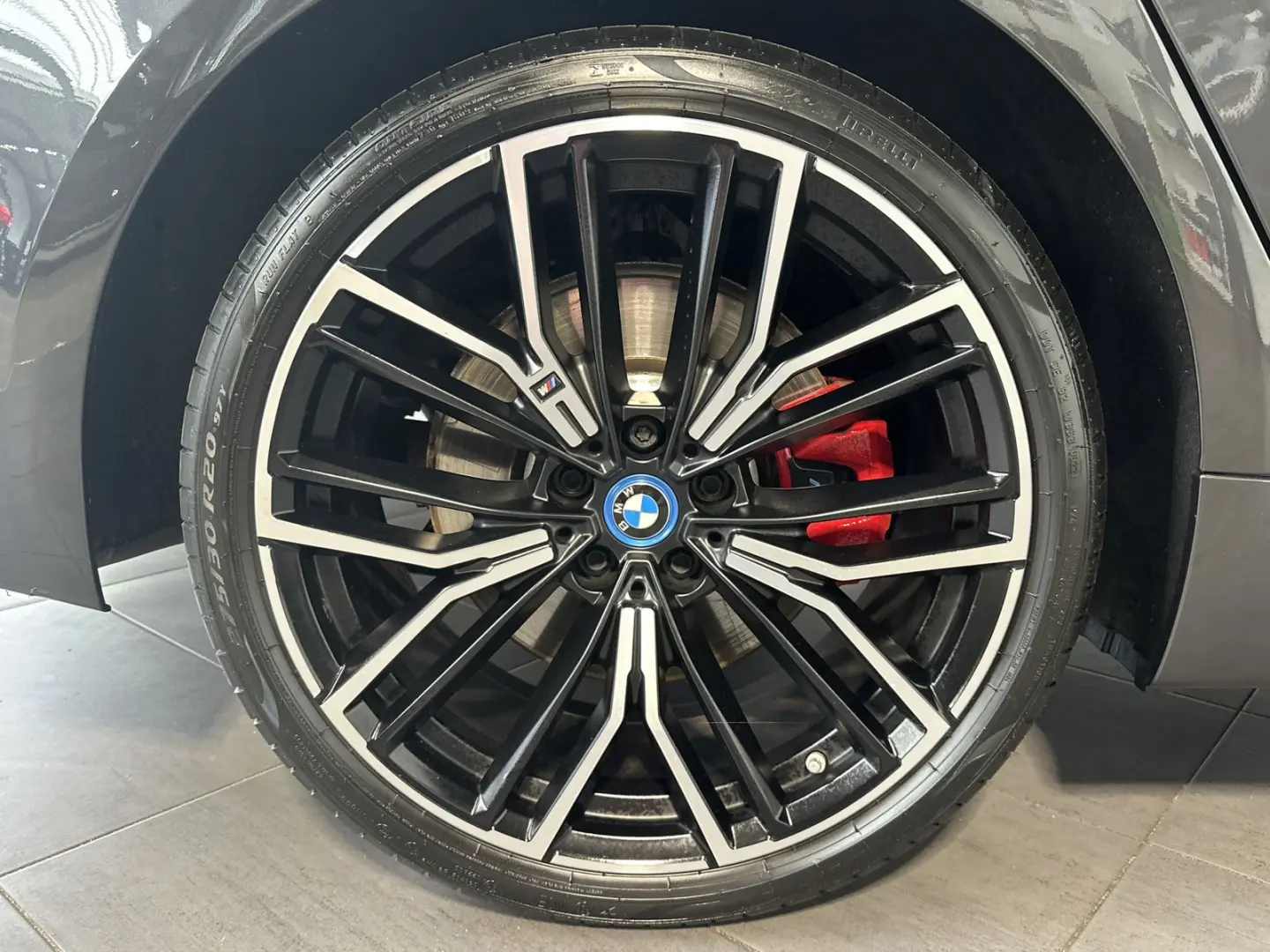 545e xDrive M-Sport NAV+LASER+360°+20ZO+ACC+H&K