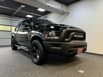 WARLOCK CLASSIC  CREW CAB HEMI 4x4 AUS 1.HAND