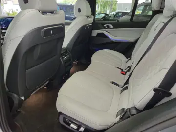 X5 xD40i M Sport*PANO*SOFT*STHZG*7-SITZ*AHK*360°