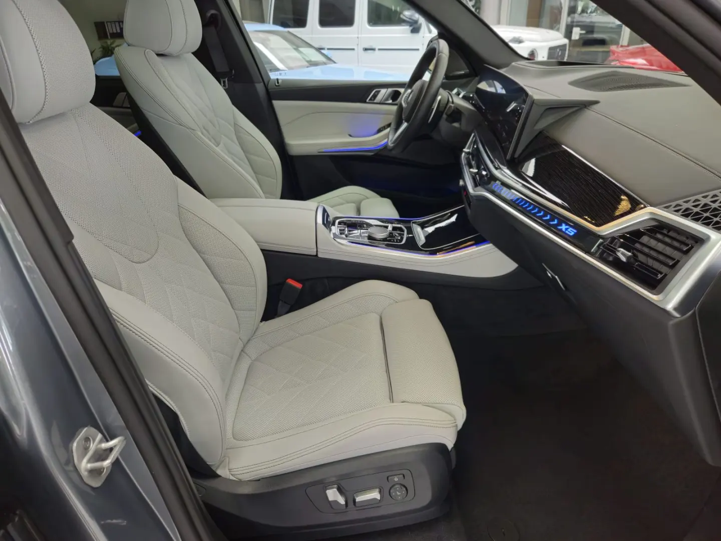 X5 xD40i M Sport*PANO*SOFT*STHZG*7-SITZ*AHK*360°