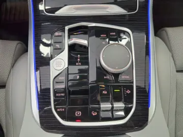 X5 xD40i M Sport*PANO*SOFT*STHZG*7-SITZ*AHK*360°