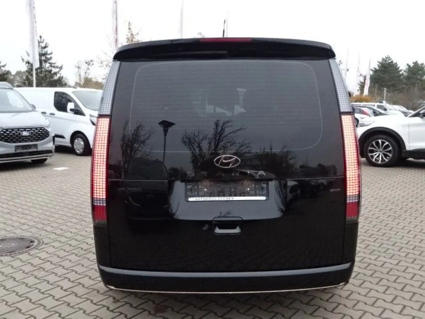 Hyundai Staria 177PS Autm. Signature 4WD