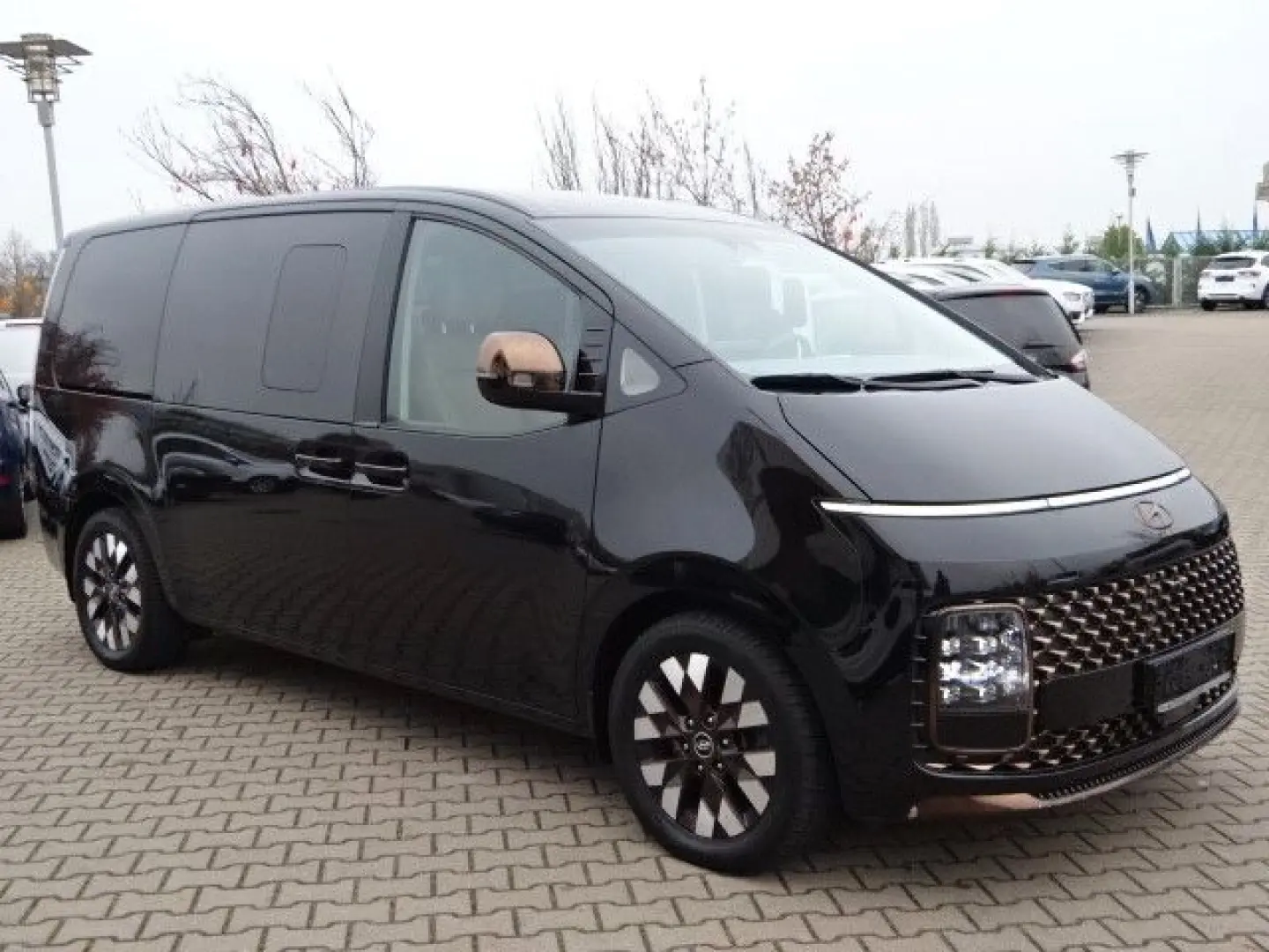 Hyundai Staria 177PS Autm. Signature 4WD