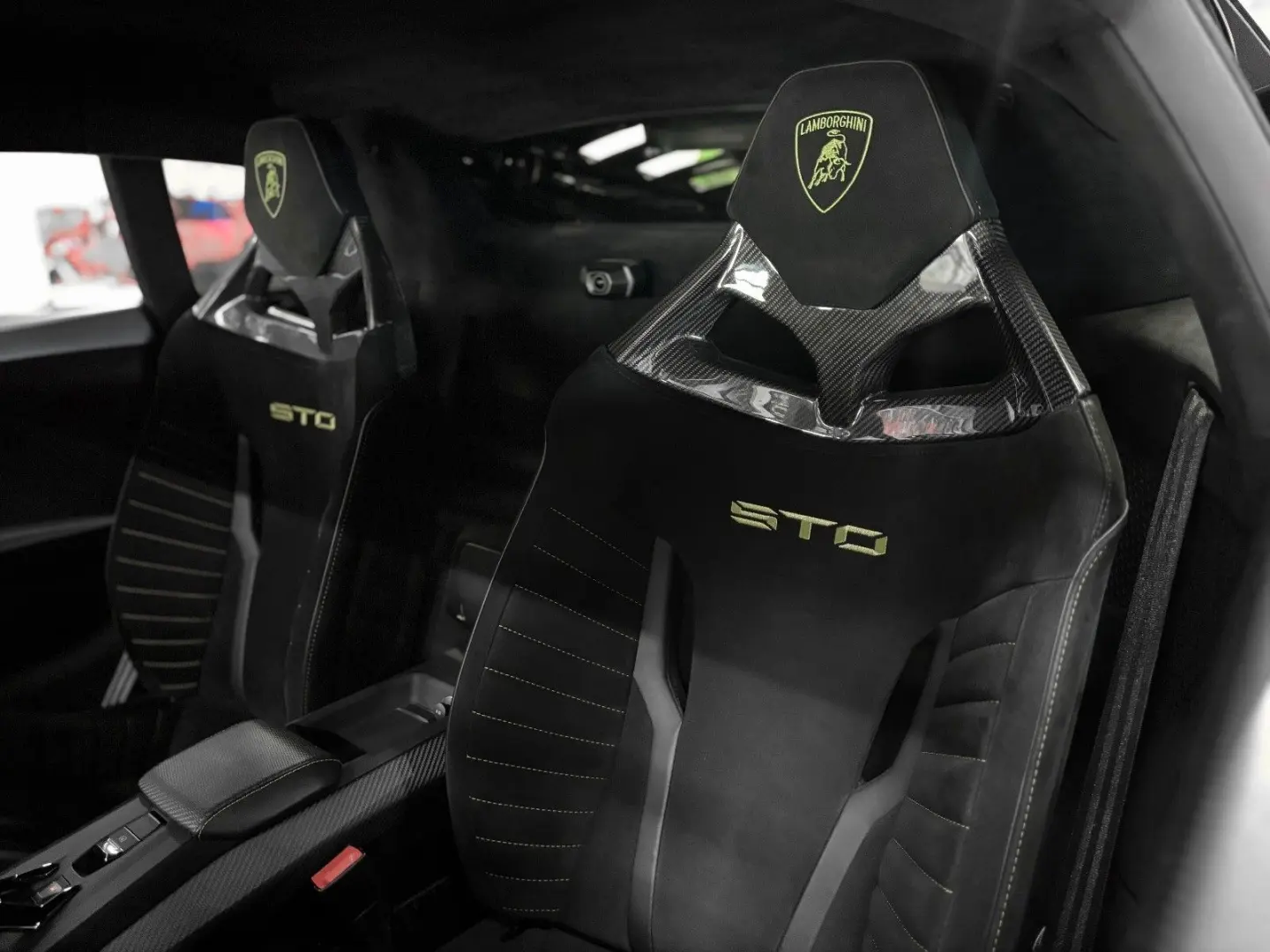 Lamborghini Huracan STO 640-2