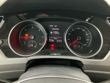 Touran 2.0 TDI Comfortline ACC LED Massage