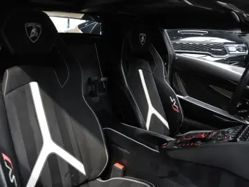 Lamborghini Aventador 6.5 V12 SVJ Roadster Lift Carbon