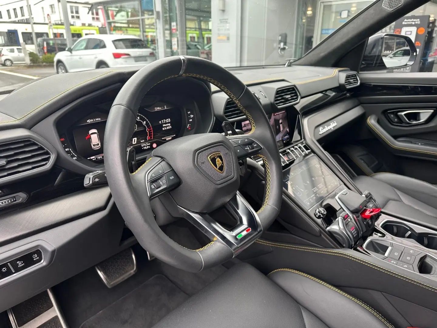 Lamborghini URUS 4.0 MATT CERAMIC 3D PANO SOFT-CLOSE