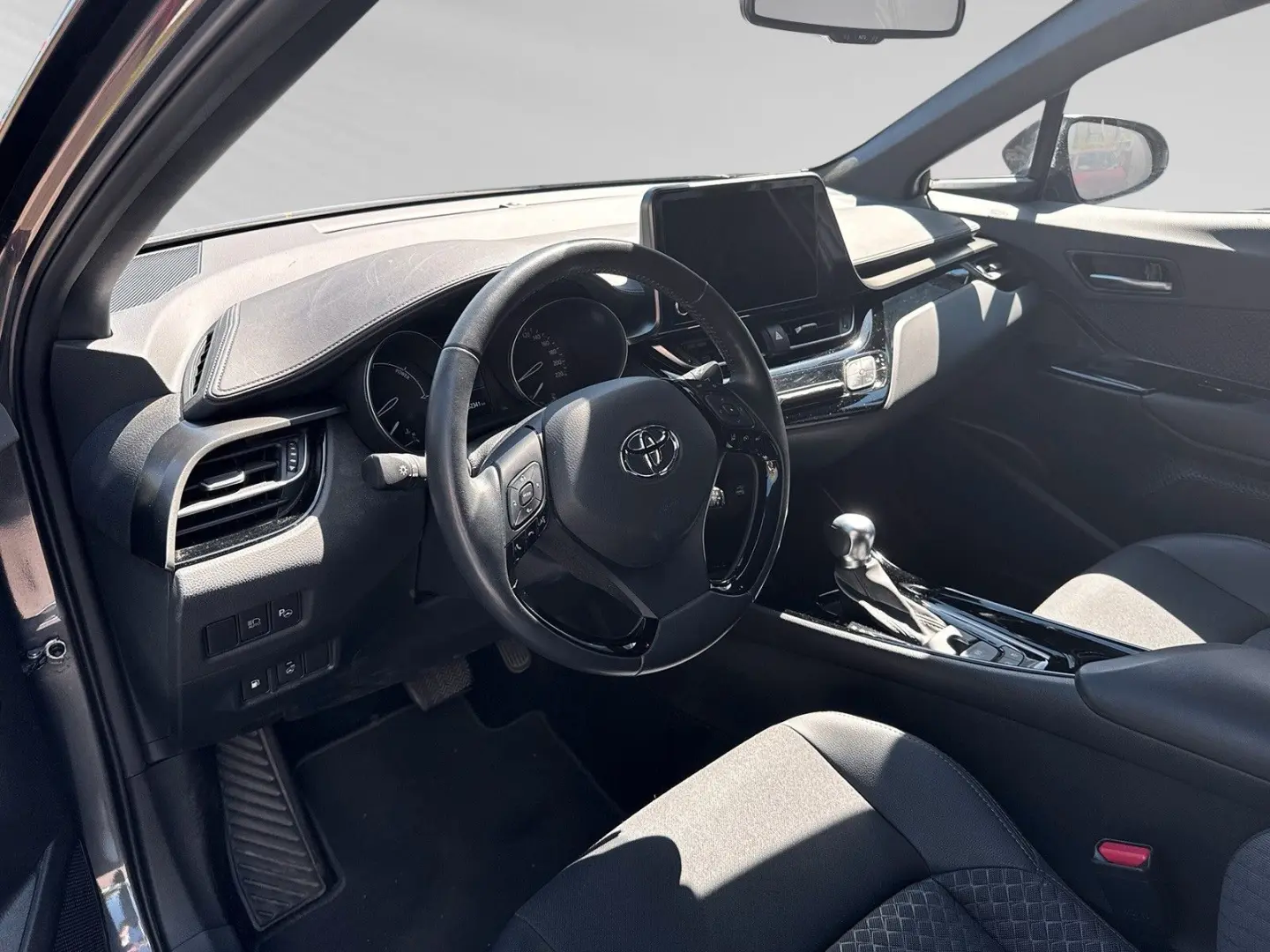 C-HR Hybrid Team D