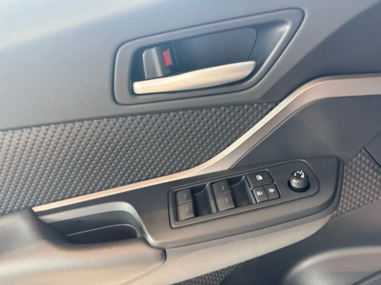 C-HR 1.8 Hybrid Flow *LED*ACC*Kamera*CarPlay*DAB