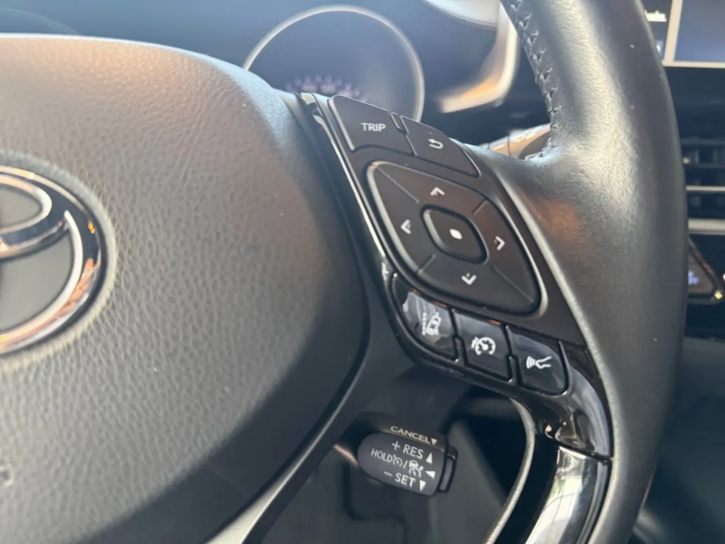 C-HR 1.8 Hybrid Flow *LED*ACC*Kamera*CarPlay*DAB