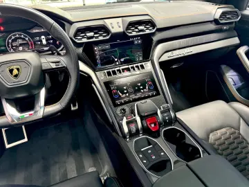 Lamborghini URUS 4.0 V8 CARBON ADAS MASSAGE PANO 23