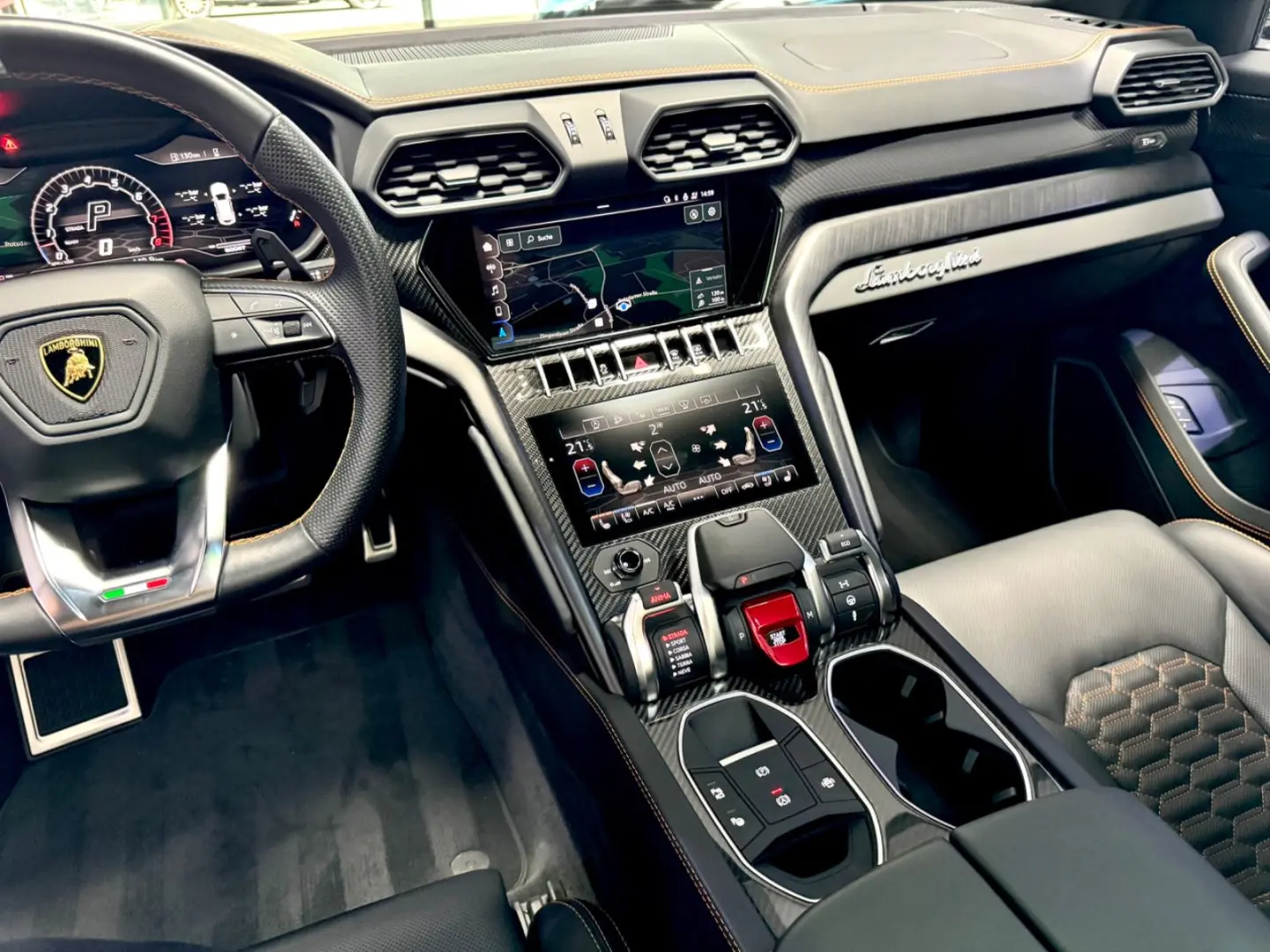 Lamborghini URUS 4.0 V8 CARBON ADAS MASSAGE PANO 23