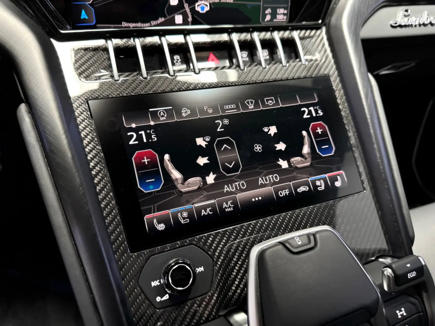 Lamborghini URUS 4.0 V8 CARBON ADAS MASSAGE PANO 23