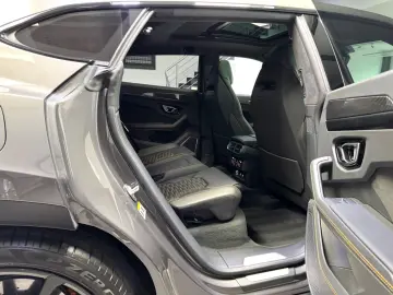 Lamborghini URUS 4.0 V8 CARBON ADAS MASSAGE PANO 23