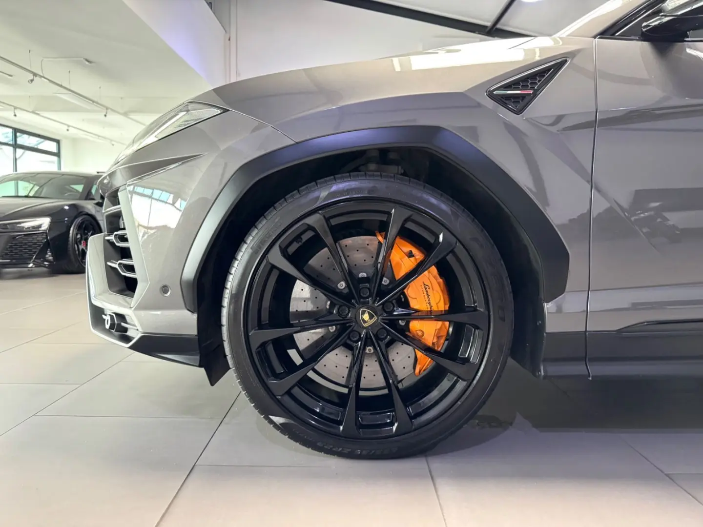 Lamborghini URUS 4.0 V8 CARBON ADAS MASSAGE PANO 23