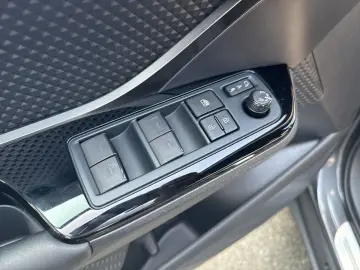 C-HR Hybrid Team D SPURHALTEASSISTENT+KAMERA+LED