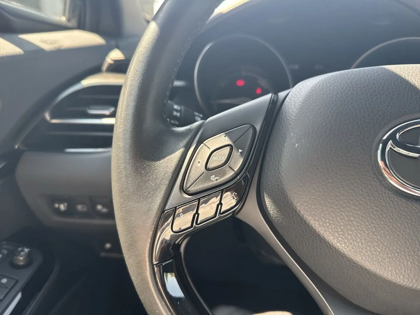 C-HR Hybrid Team D SPURHALTEASSISTENT+KAMERA+LED