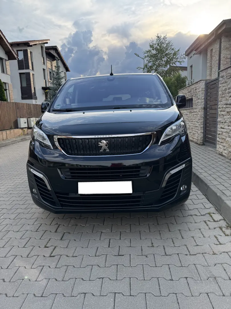 Peugeot Traveller L2 Active 2.0 HDI 150 CP 8 LOCURI