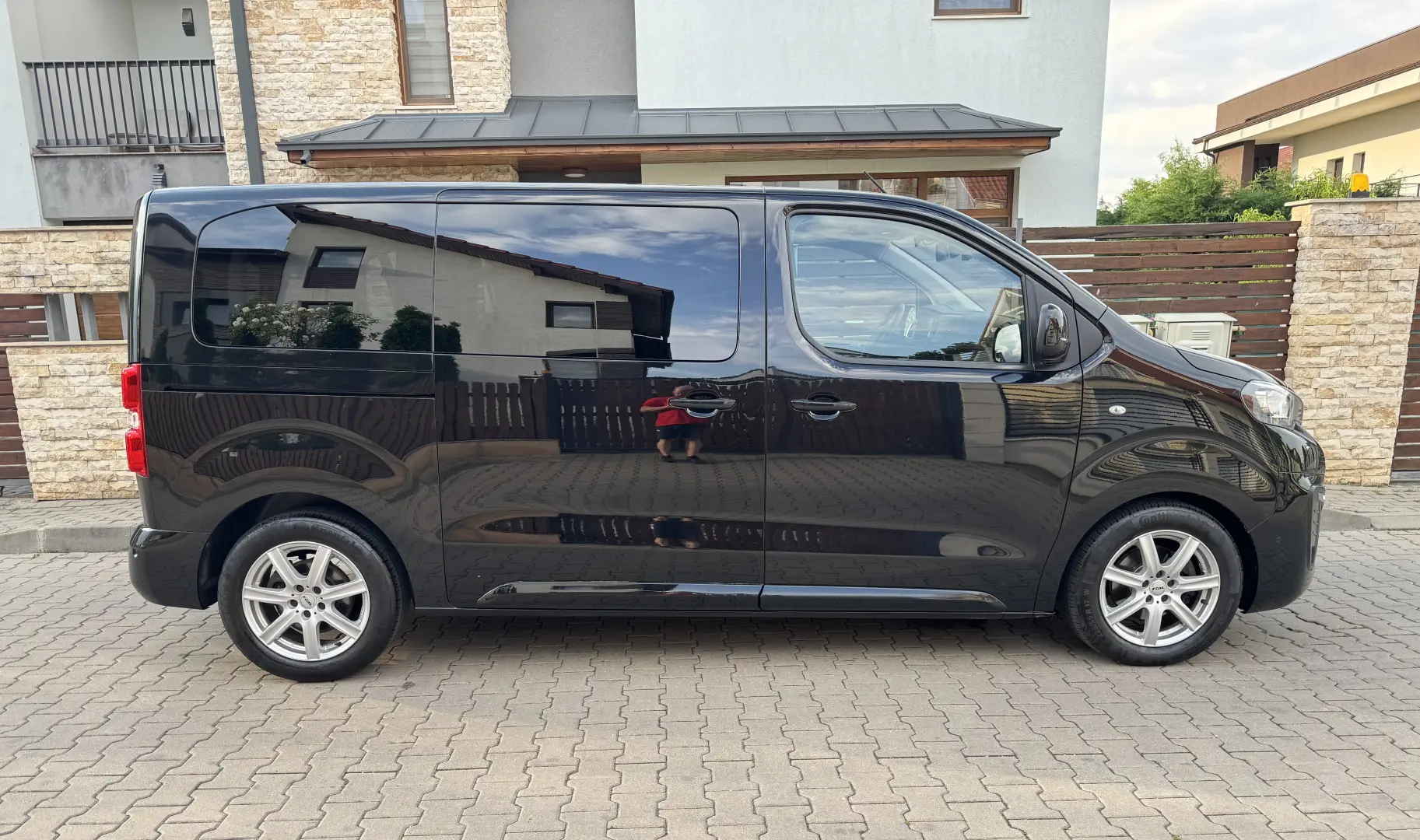 Peugeot Traveller L2 Active 2.0 HDI 150 CP 8 LOCURI