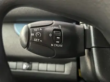 Peugeot Traveller L2 Active 2.0 HDI 150 CP 8 LOCURI