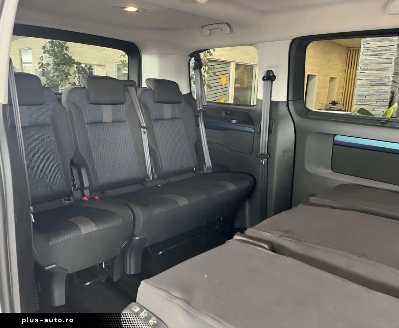 Peugeot Traveller L2 Active 2.0 HDI 150 CP 8 LOCURI