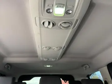 Peugeot Traveller L2 Active 2.0 HDI 150 CP 8 LOCURI