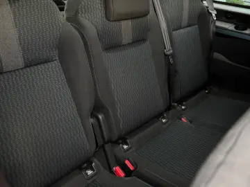 Peugeot Traveller L2 Active 2.0 HDI 150 CP 8 LOCURI