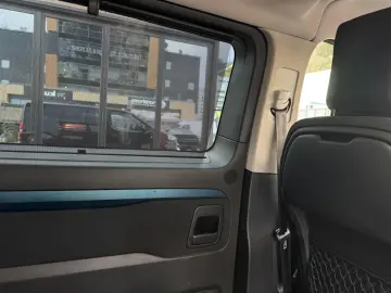 Peugeot Traveller L2 Active 2.0 HDI 150 CP 8 LOCURI