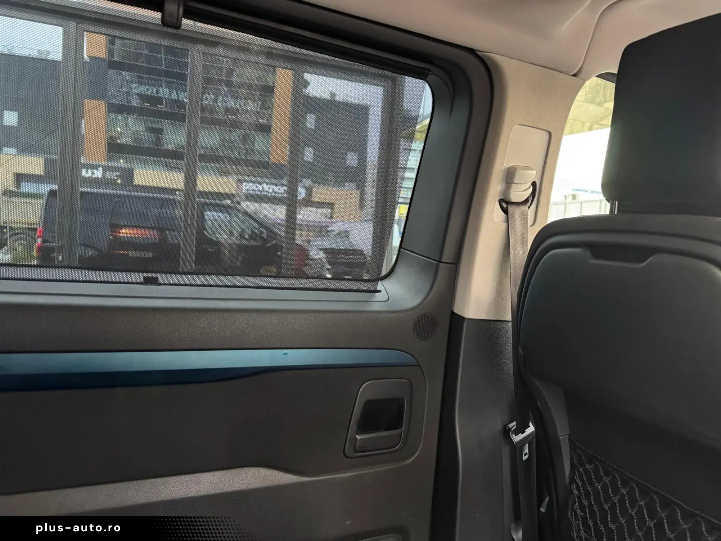 Peugeot Traveller L2 Active 2.0 HDI 150 CP 8 LOCURI