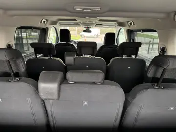 Peugeot Traveller L2 Active 2.0 HDI 150 CP 8 LOCURI