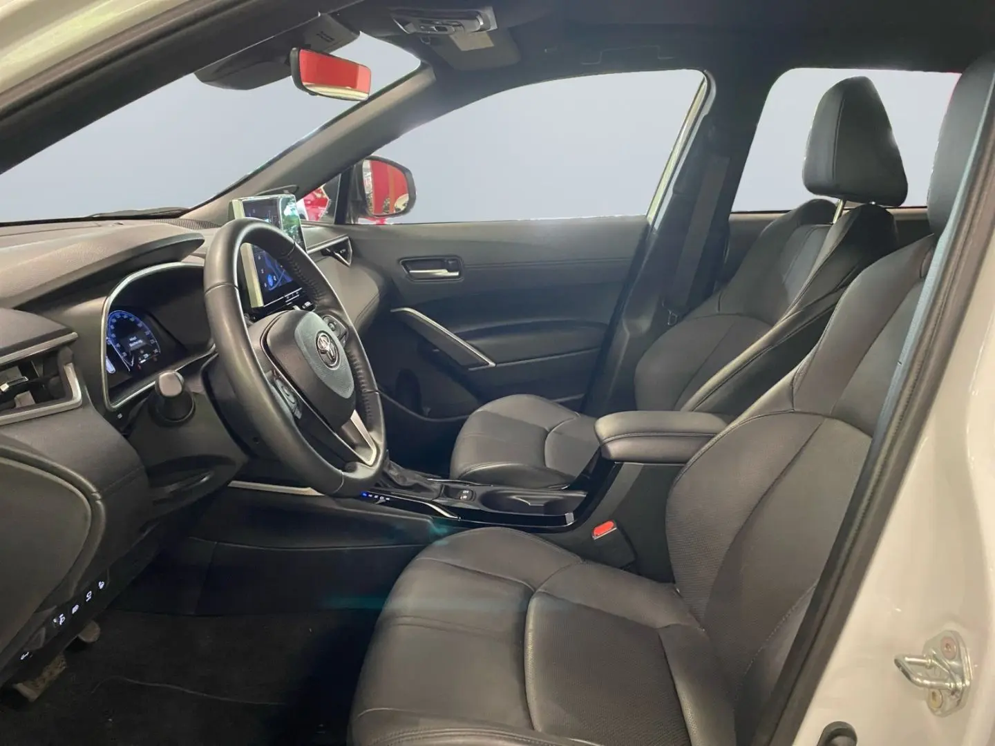 Corolla Cross Hybrid 2.0i Lounge*Leder*Navi*Pano