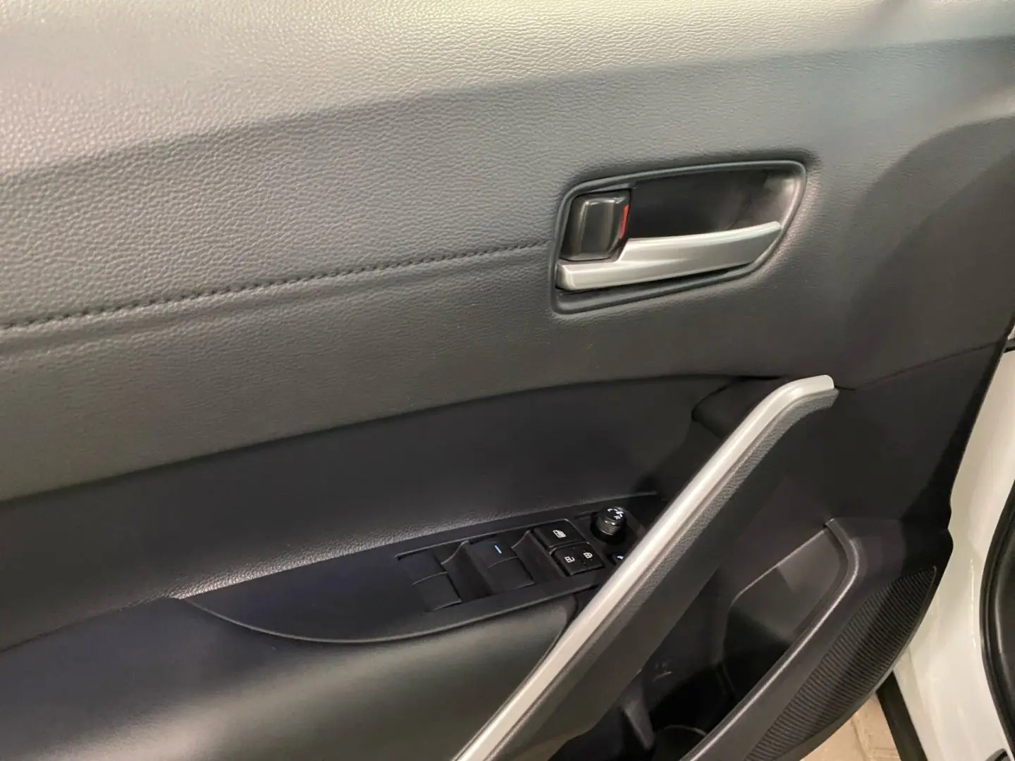 Corolla Cross Hybrid 2.0i Lounge*Leder*Navi*Pano