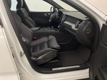 XC 60 T8 Twin Engine AWD R Design Plug-In