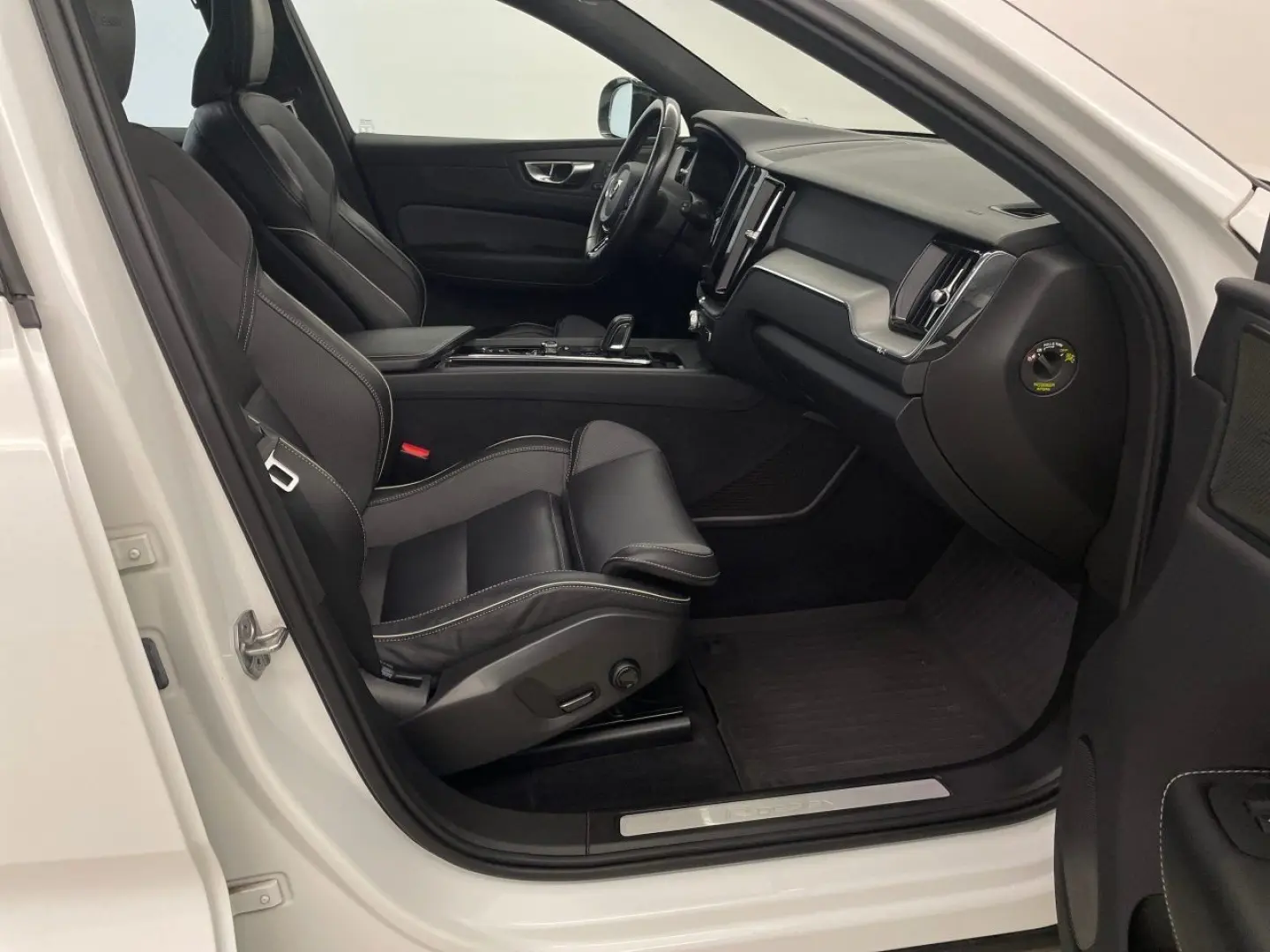 XC 60 T8 Twin Engine AWD R Design Plug-In