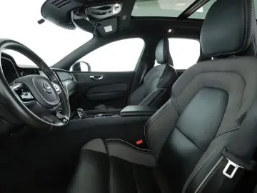 XC60 2.0 T6 Plug-in Hybrid R Design AWD Aut.*LED