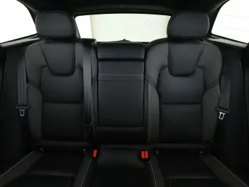 XC60 2.0 T6 Plug-in Hybrid R Design AWD Aut.*LED